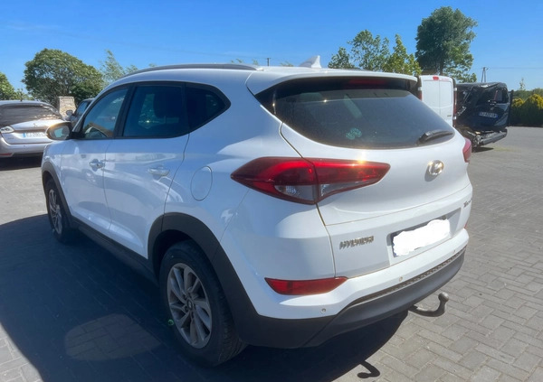 Hyundai Tucson cena 51900 przebieg: 106000, rok produkcji 2016 z Krzywiń małe 67